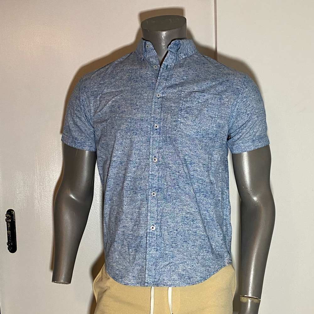 Men’s medium blue button up shirt